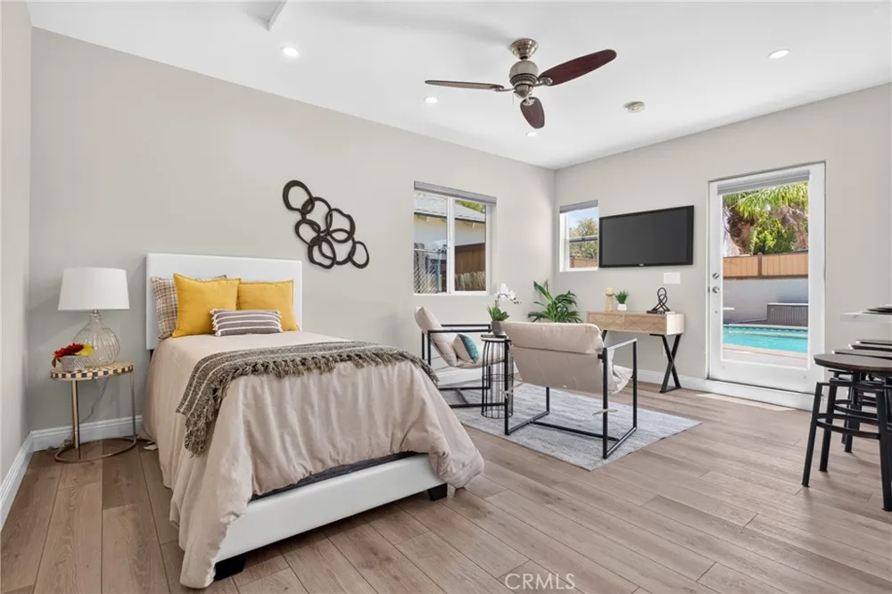 5938 Simpson Ave Valley Village, CA 91607
