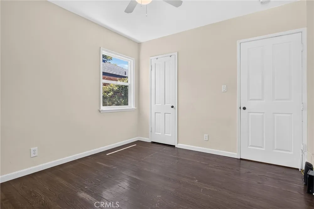 5938 Simpson Ave Valley Village, CA 91607
