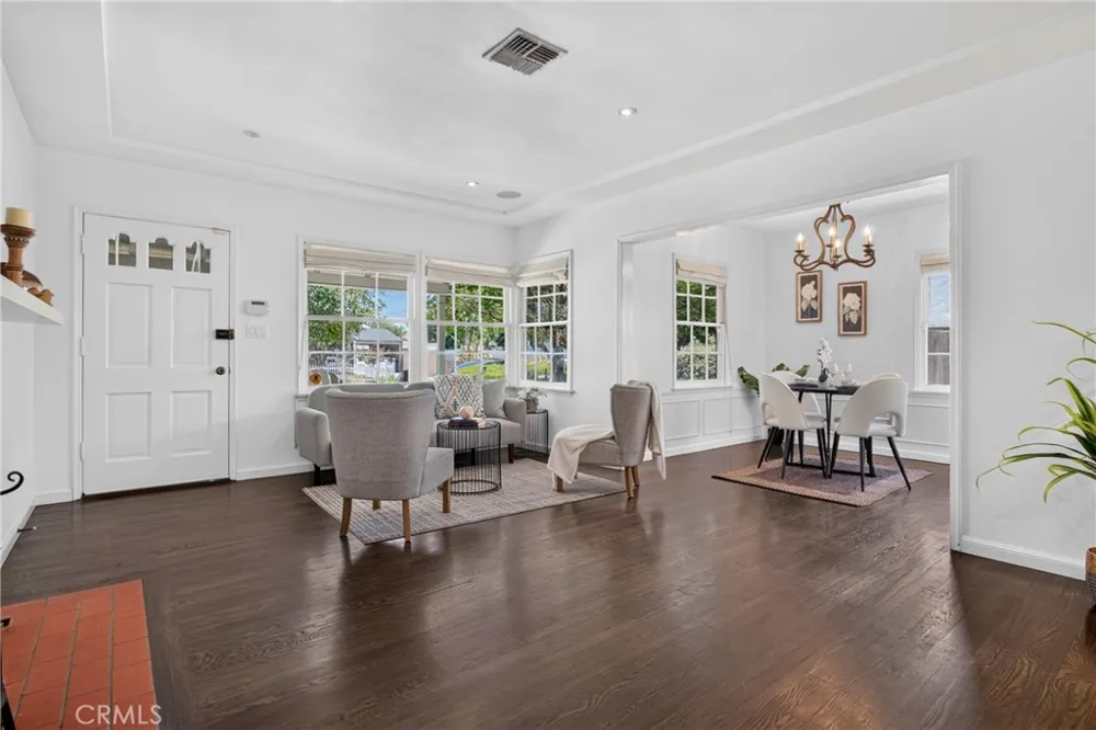 5938 Simpson Ave Valley Village, CA 91607
