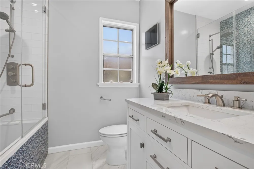 5938 Simpson Ave Valley Village, CA 91607