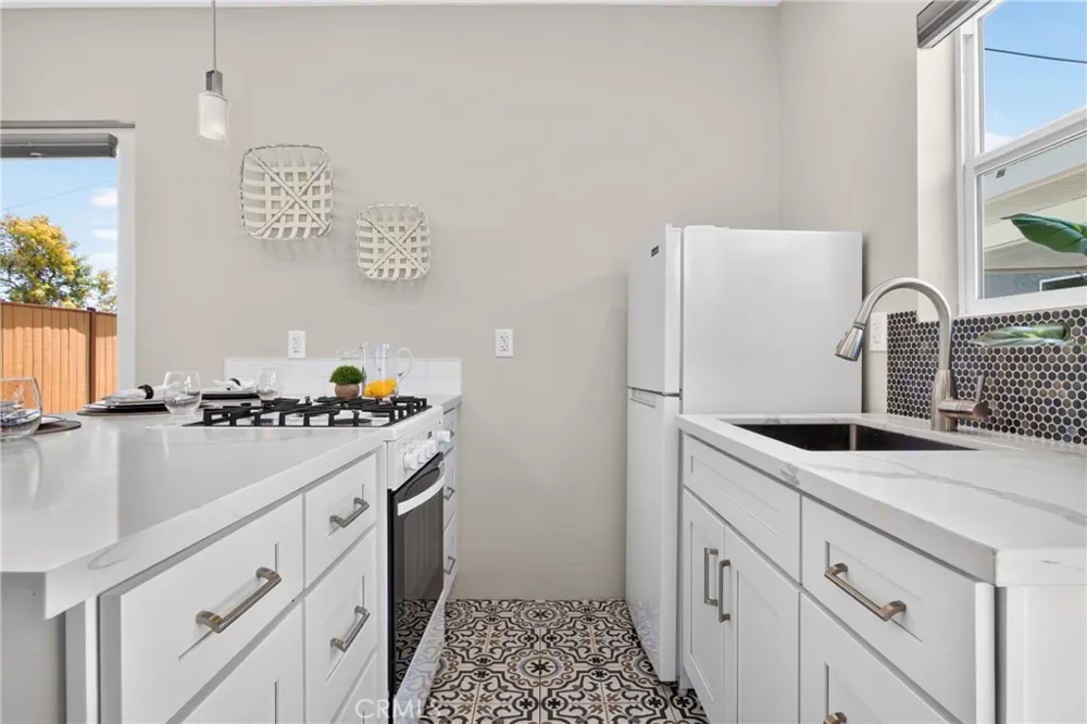 5938 Simpson Ave Valley Village, CA 91607