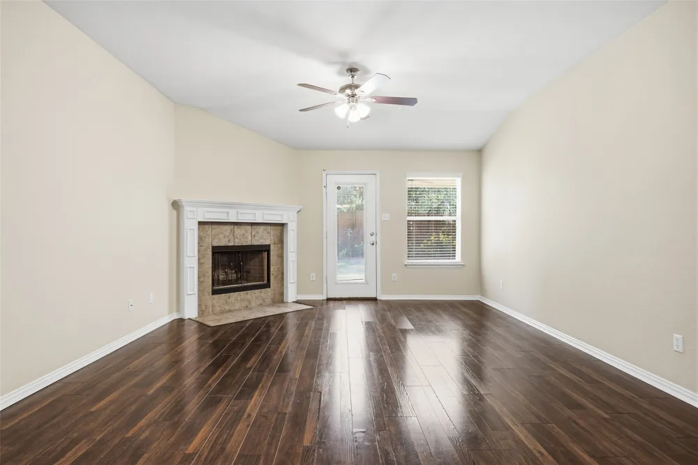1069 Talley Loop Buda, TX 78610