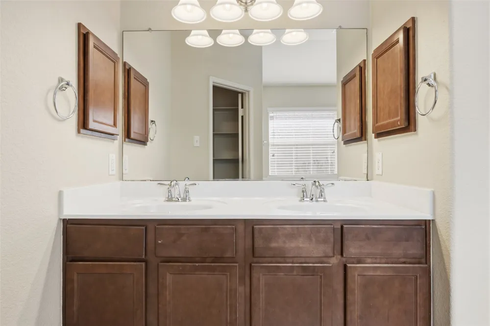 1069 Talley Loop Buda, TX 78610
