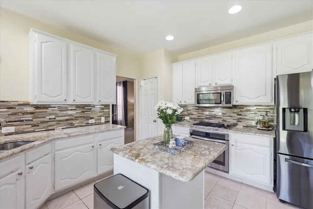 517 Waterview Drive Coppell, TX 75019