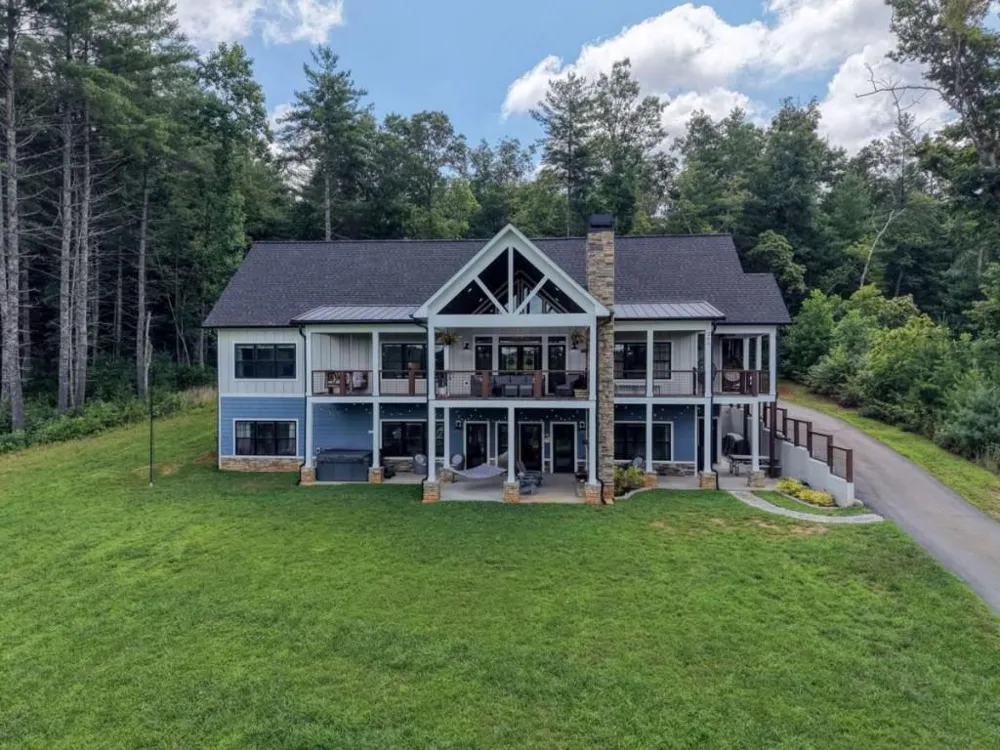 359 New Water Way Blairsville, GA 30512