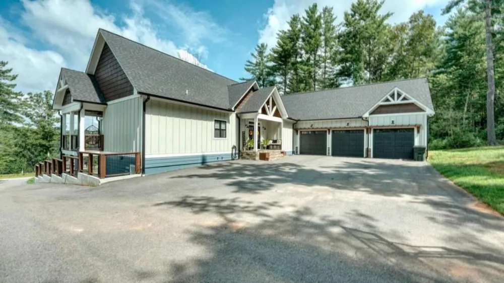 359 New Water Way Blairsville, GA 30512