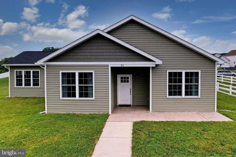 93 CANDLEWICK COURT