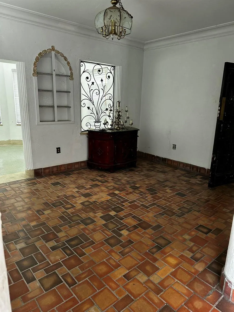 2828 SW 7th Avenue Miami, FL 33129