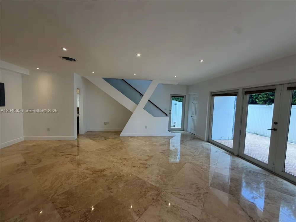 7312 Gary Ave Miami Beach, FL 33141