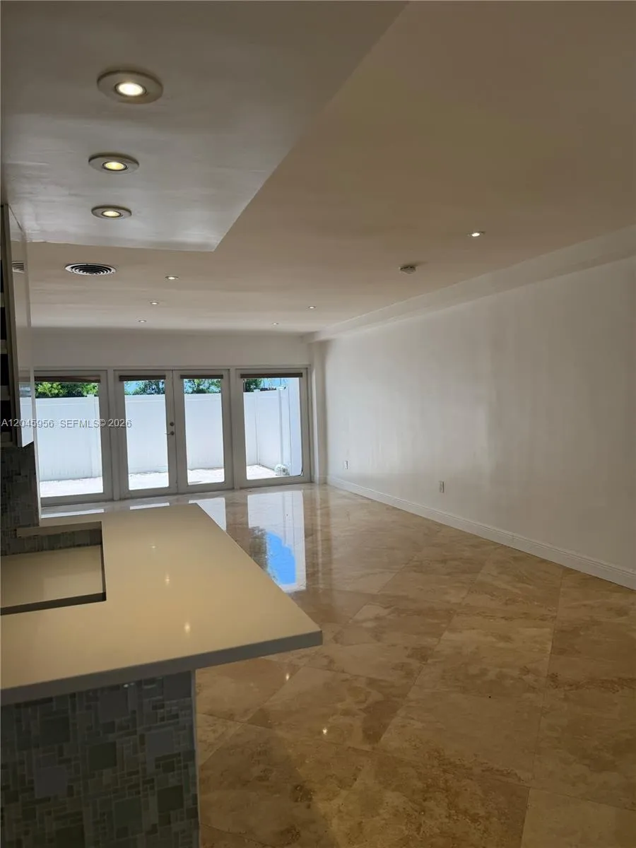 7312 Gary Ave Miami Beach, FL 33141