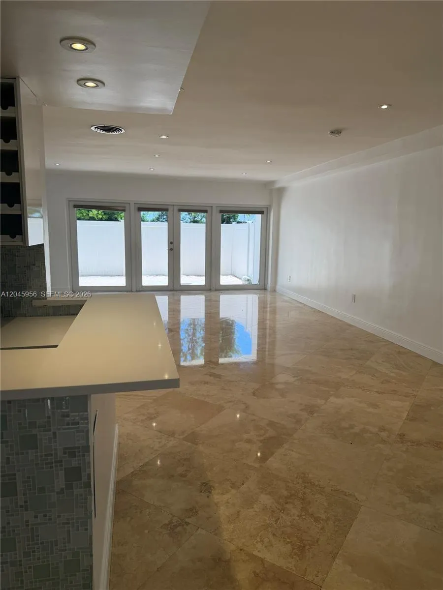 7312 Gary Ave Miami Beach, FL 33141