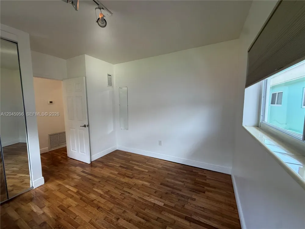 7312 Gary Ave Miami Beach, FL 33141