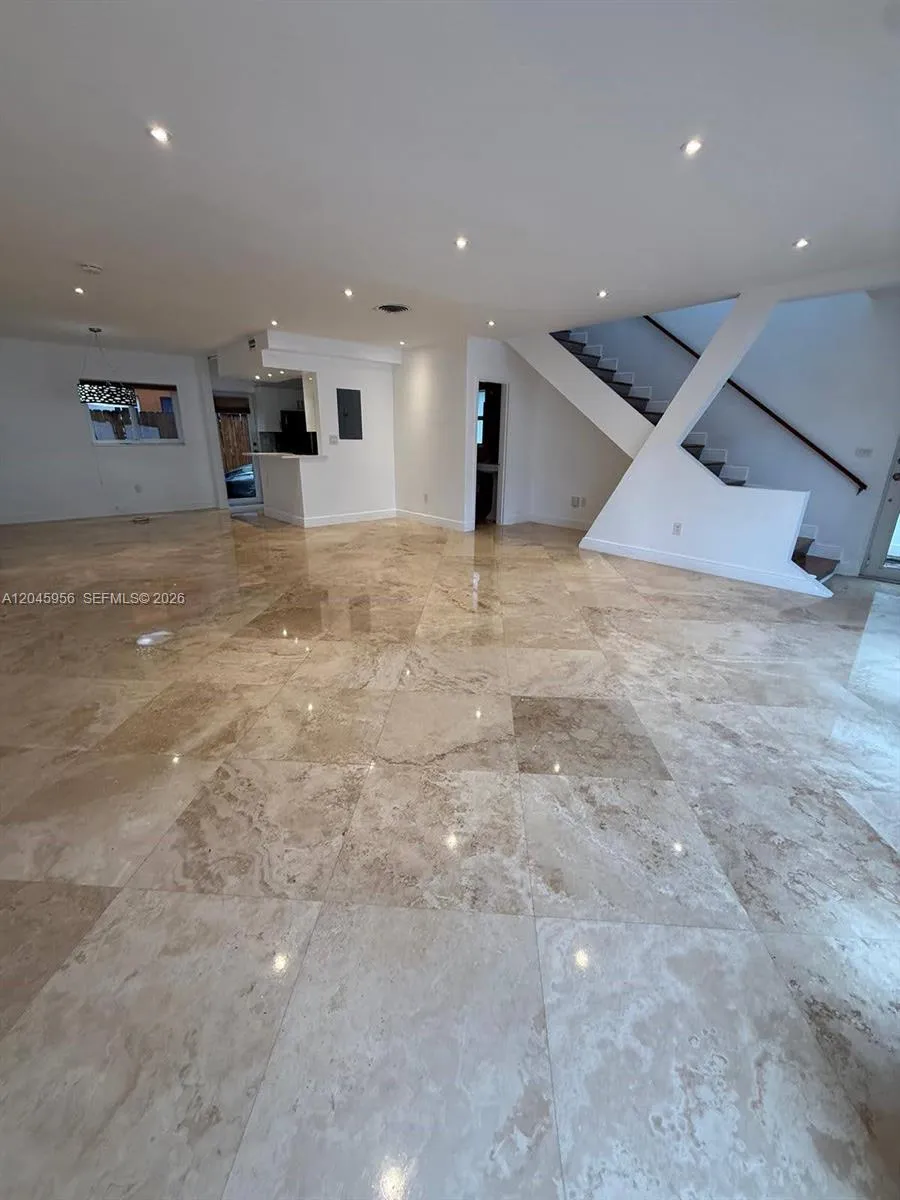 7312 Gary Ave Miami Beach, FL 33141