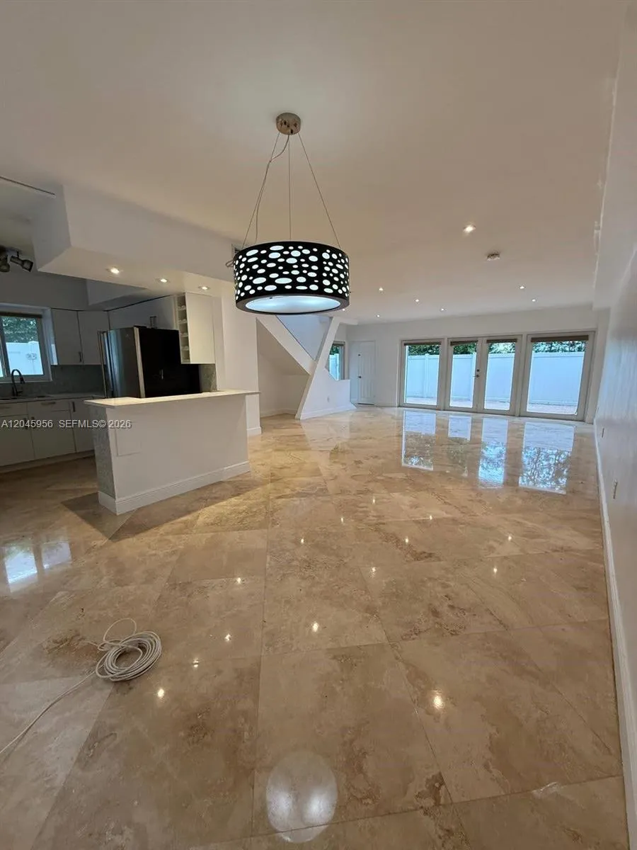 7312 Gary Ave Miami Beach, FL 33141