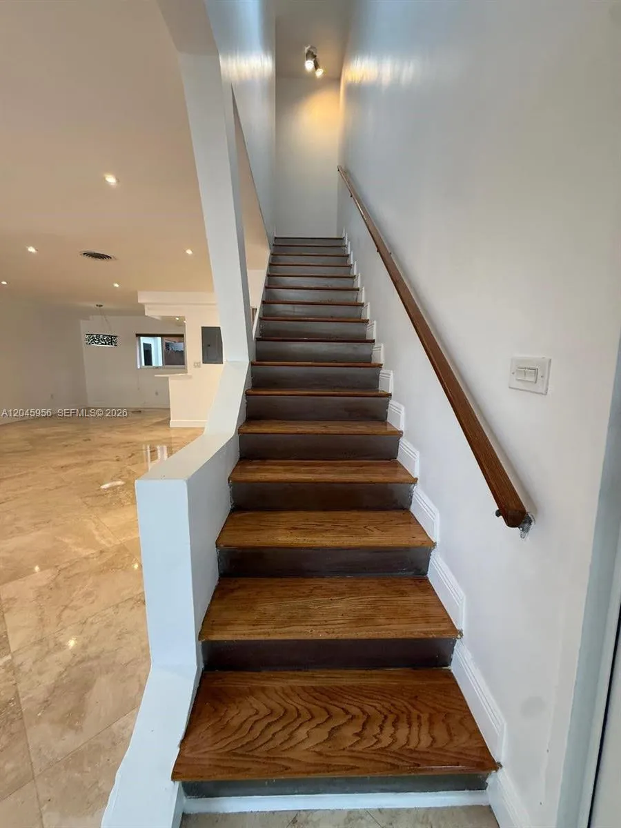 7312 Gary Ave Miami Beach, FL 33141