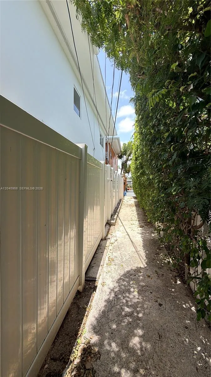 7312 Gary Ave Miami Beach, FL 33141