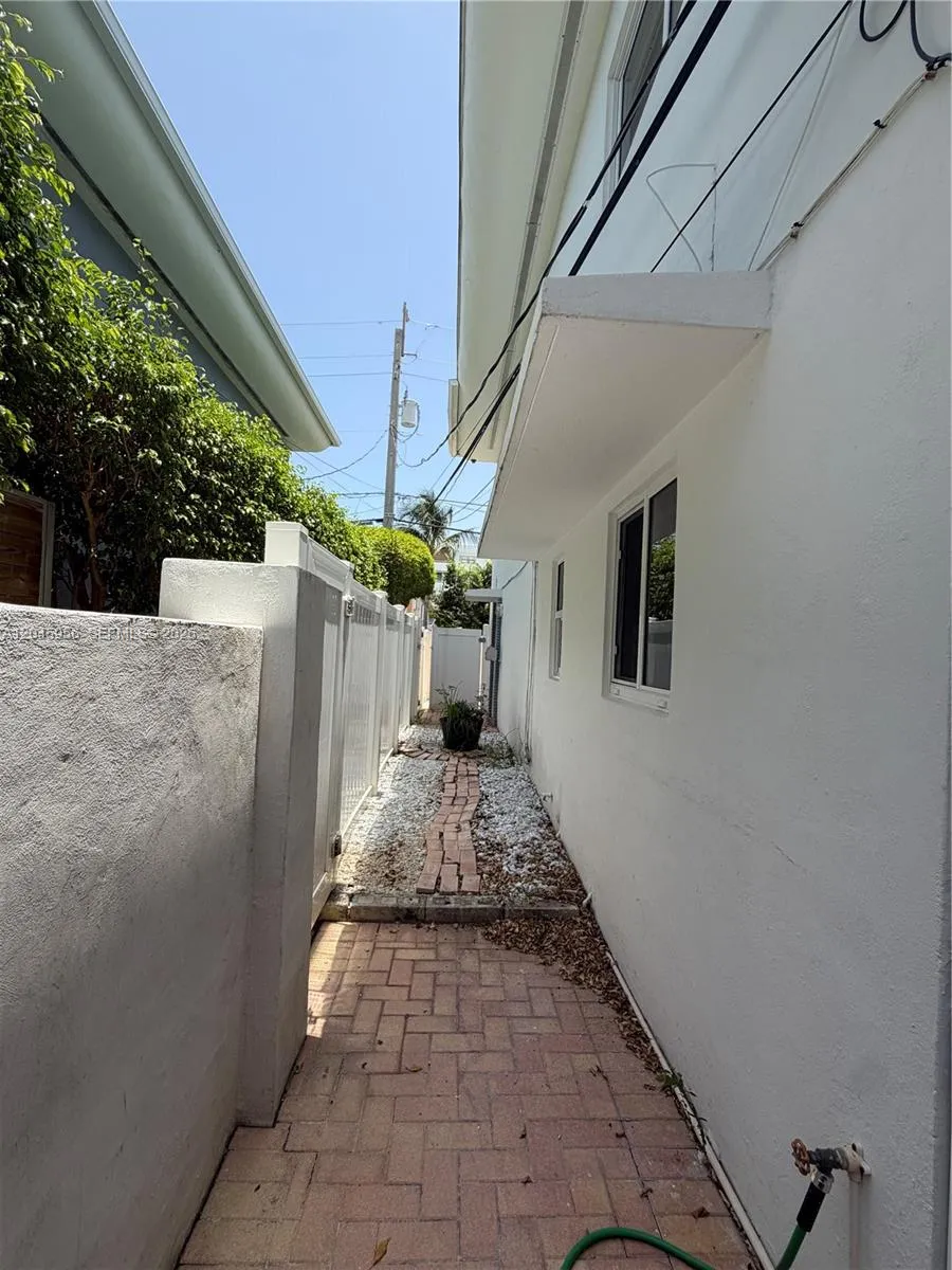 7312 Gary Ave Miami Beach, FL 33141