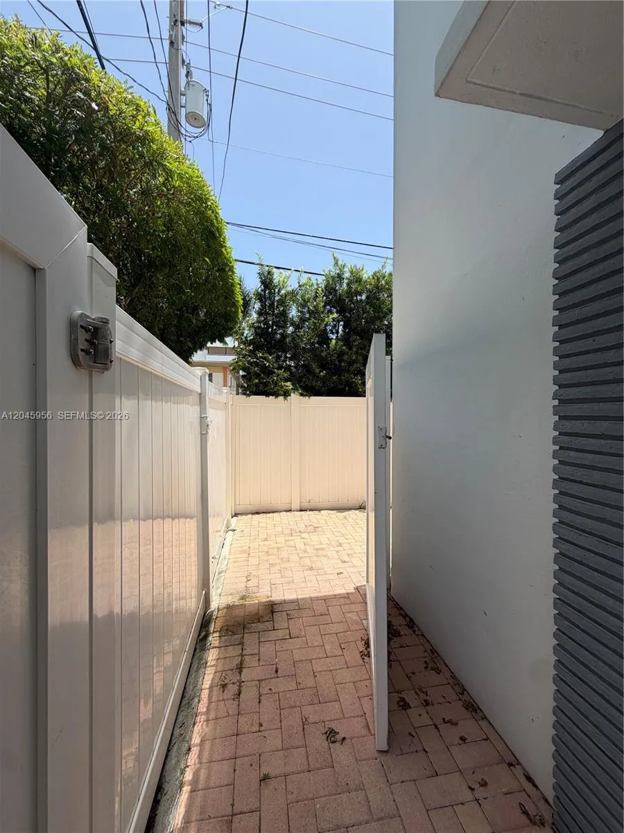 7312 Gary Ave Miami Beach, FL 33141