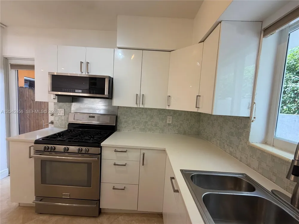 7312 Gary Ave Miami Beach, FL 33141
