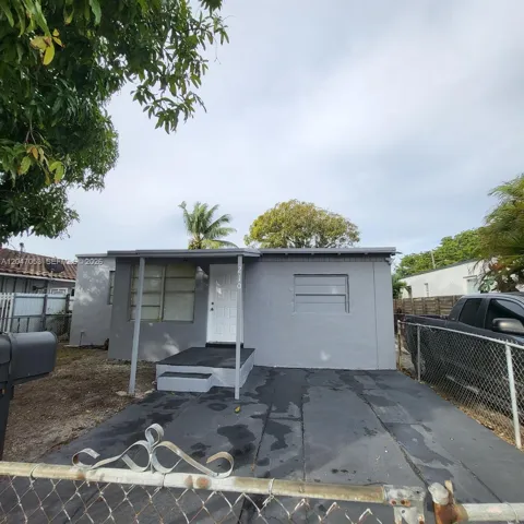 210 SW 30th Ave #210