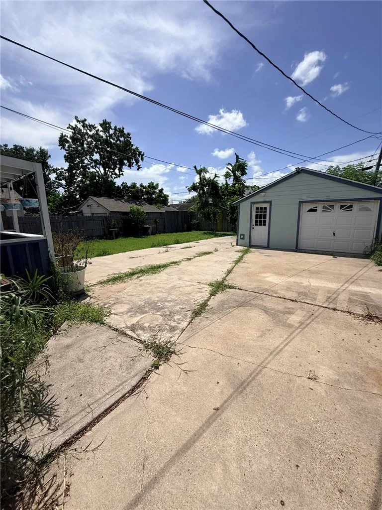 330 Breezeway Avenue Corpus Christi, TX 78404