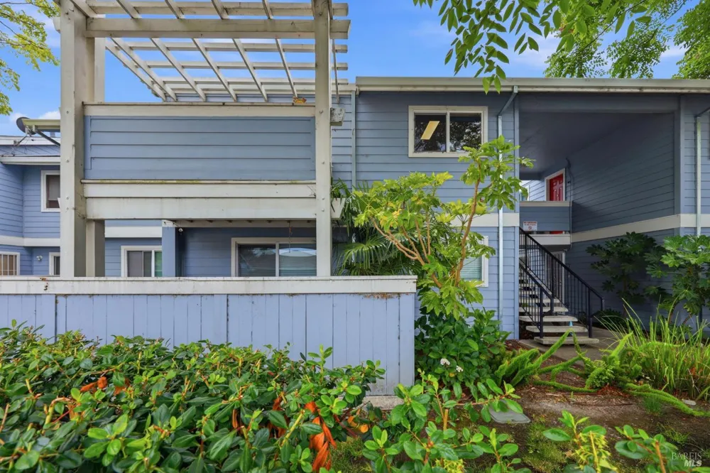 225 Burt Street ##9 Santa Rosa, CA 95407
