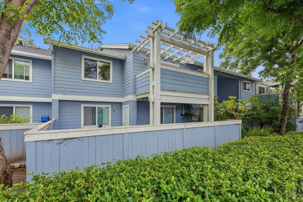 225 Burt Street ##9 Santa Rosa, CA 95407