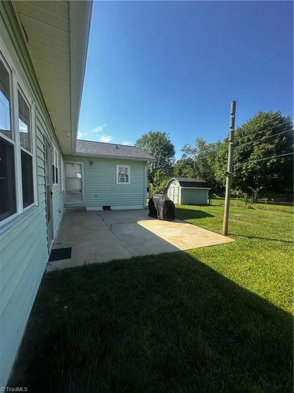264 Fairplains Road North Wilkesboro, NC 28659