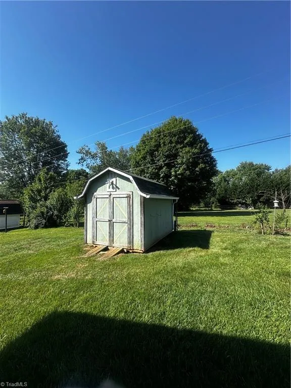 264 Fairplains Road North Wilkesboro, NC 28659