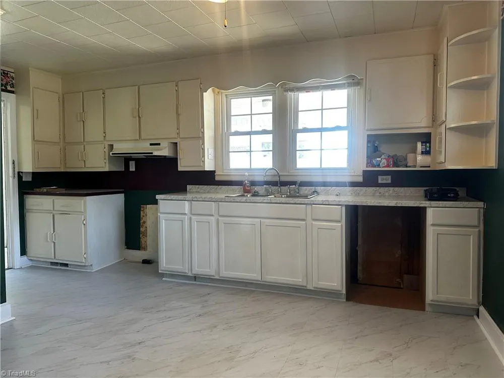 264 Fairplains Road North Wilkesboro, NC 28659