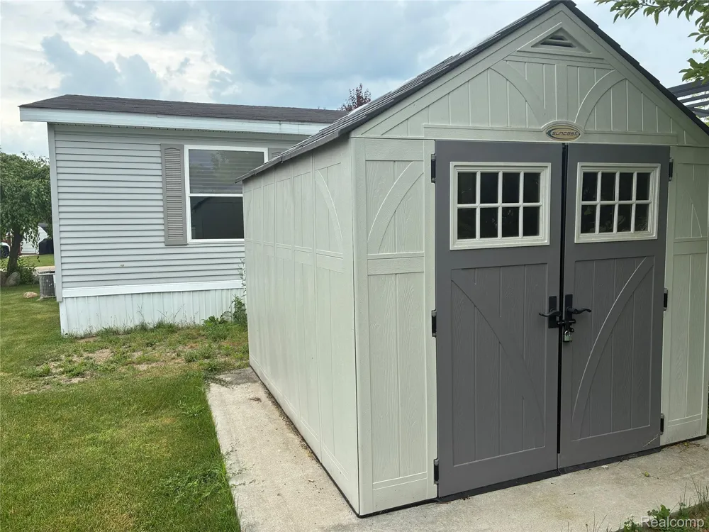 7364 Kings Court Alma City, MI 48801