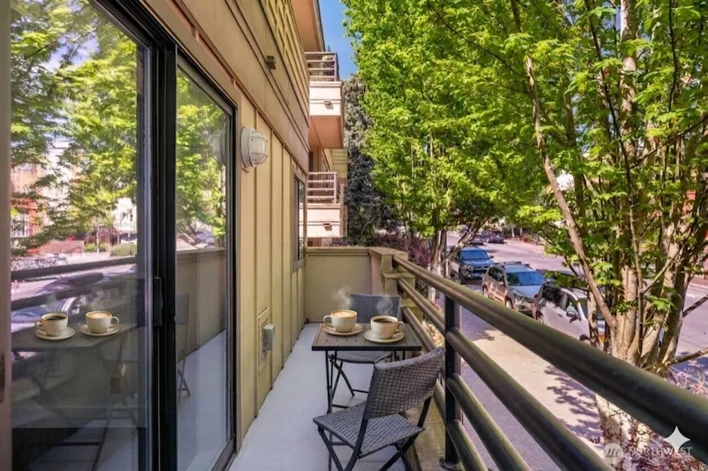 3401 Wallingford Avenue #210 Seattle, WA 98103