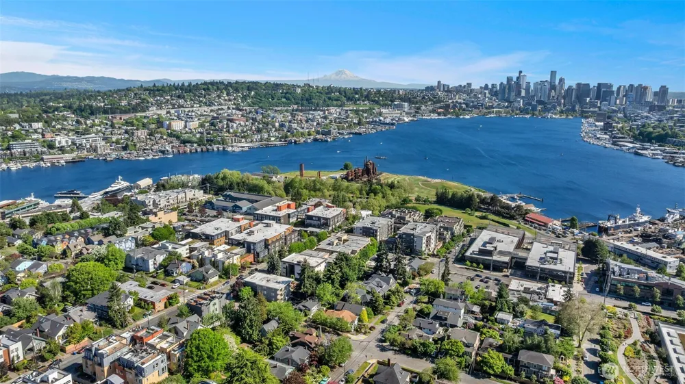 3401 Wallingford Avenue #210 Seattle, WA 98103