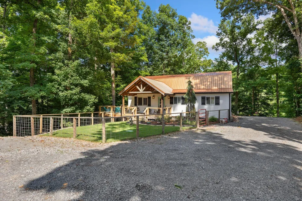 800 Reynolds Bridge Road Benton, TN 37307