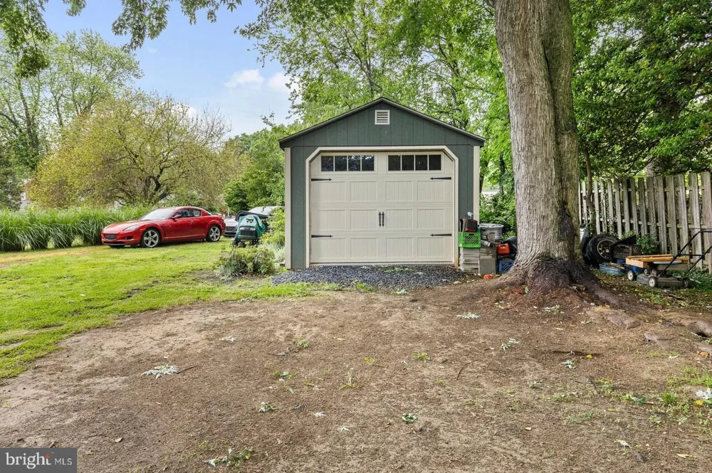 20 CLAYTON AVENUE Lancaster, PA 17602