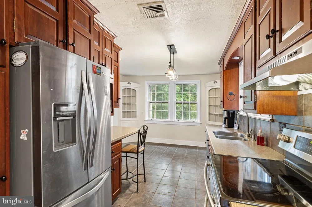 20 CLAYTON AVENUE Lancaster, PA 17602