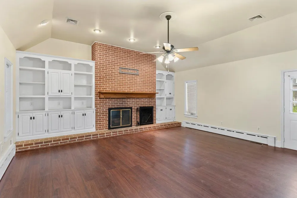 20 CLAYTON AVENUE Lancaster, PA 17602