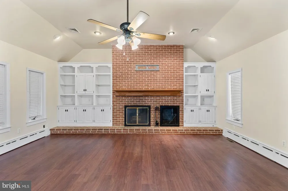 20 CLAYTON AVENUE Lancaster, PA 17602