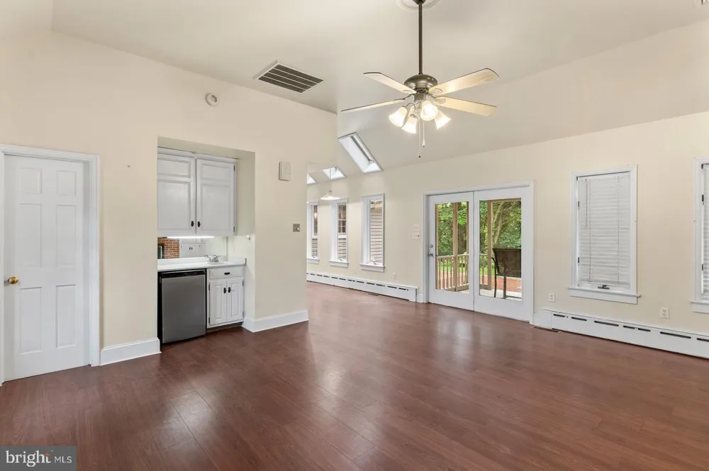 20 CLAYTON AVENUE Lancaster, PA 17602