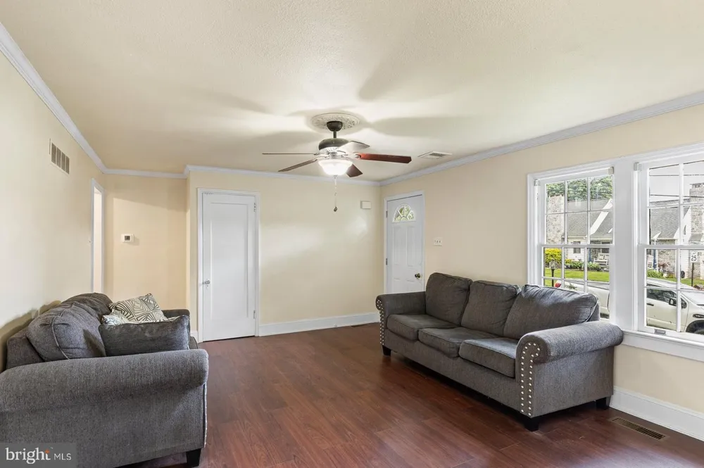 20 CLAYTON AVENUE Lancaster, PA 17602
