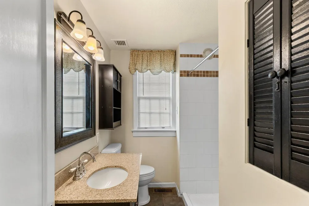 20 CLAYTON AVENUE Lancaster, PA 17602