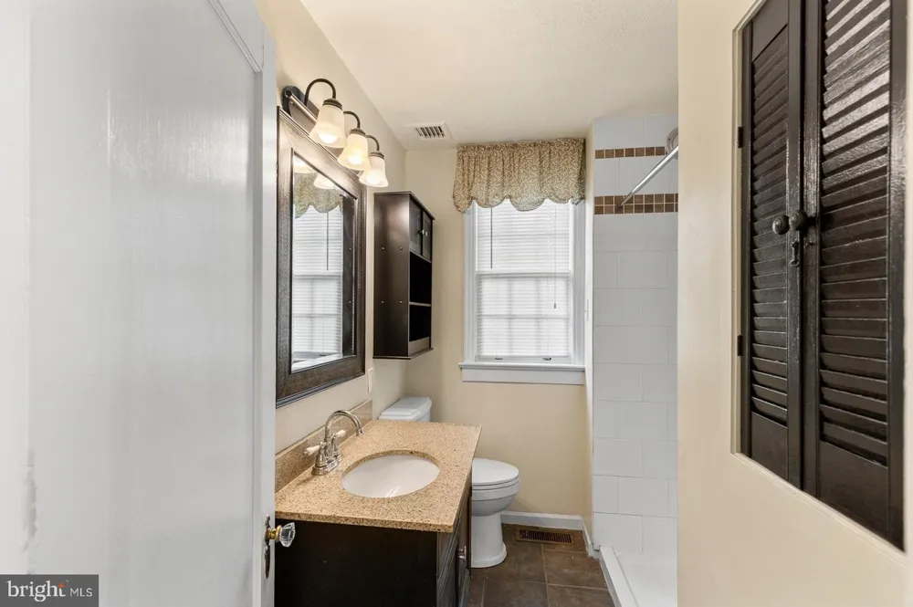 20 CLAYTON AVENUE Lancaster, PA 17602