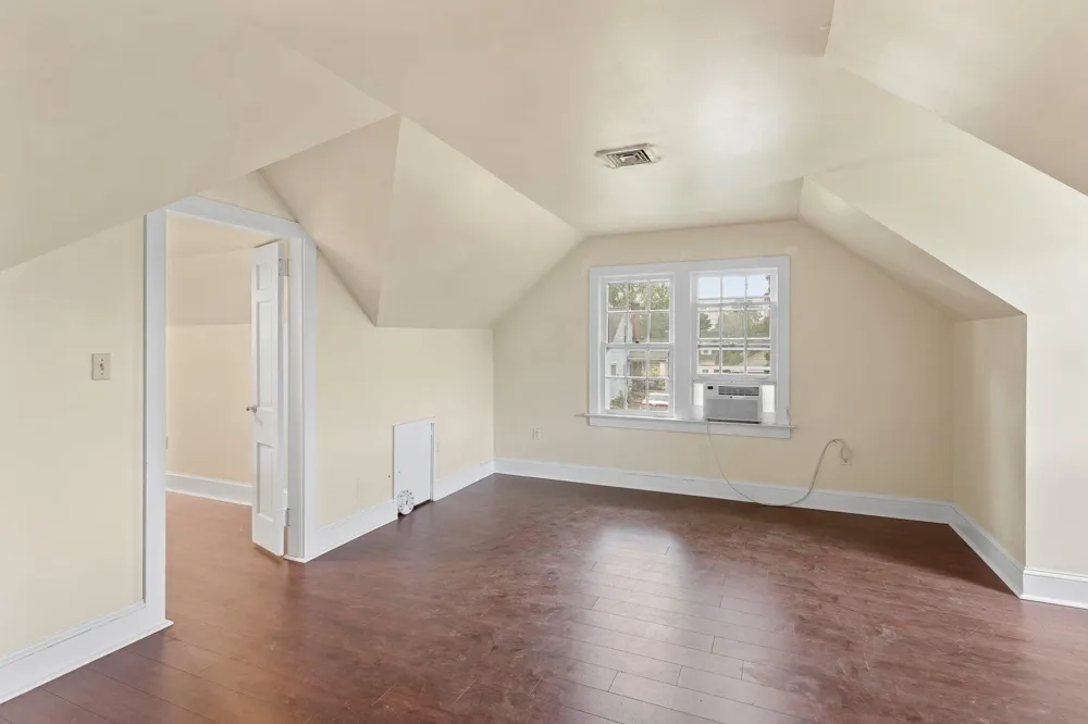 20 CLAYTON AVENUE Lancaster, PA 17602