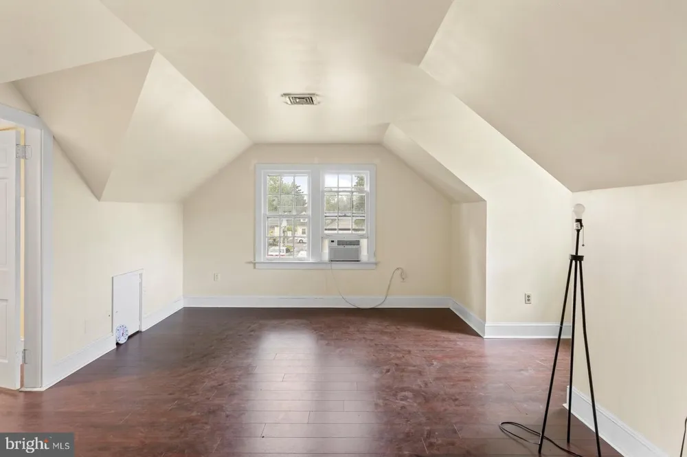 20 CLAYTON AVENUE Lancaster, PA 17602