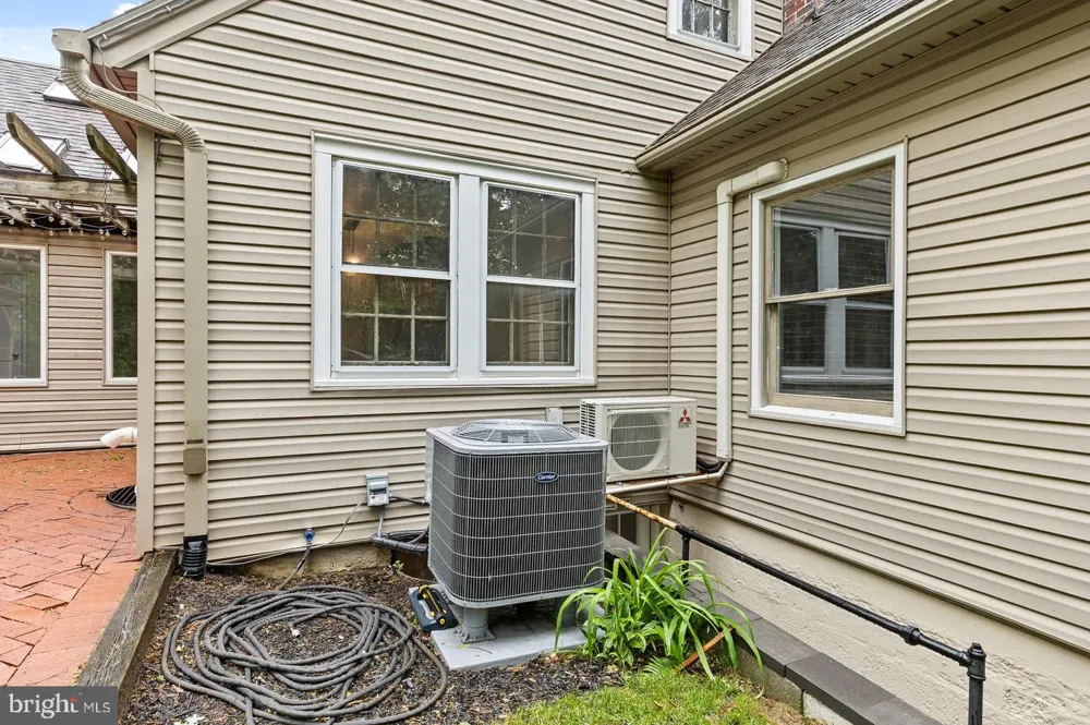 20 CLAYTON AVENUE Lancaster, PA 17602