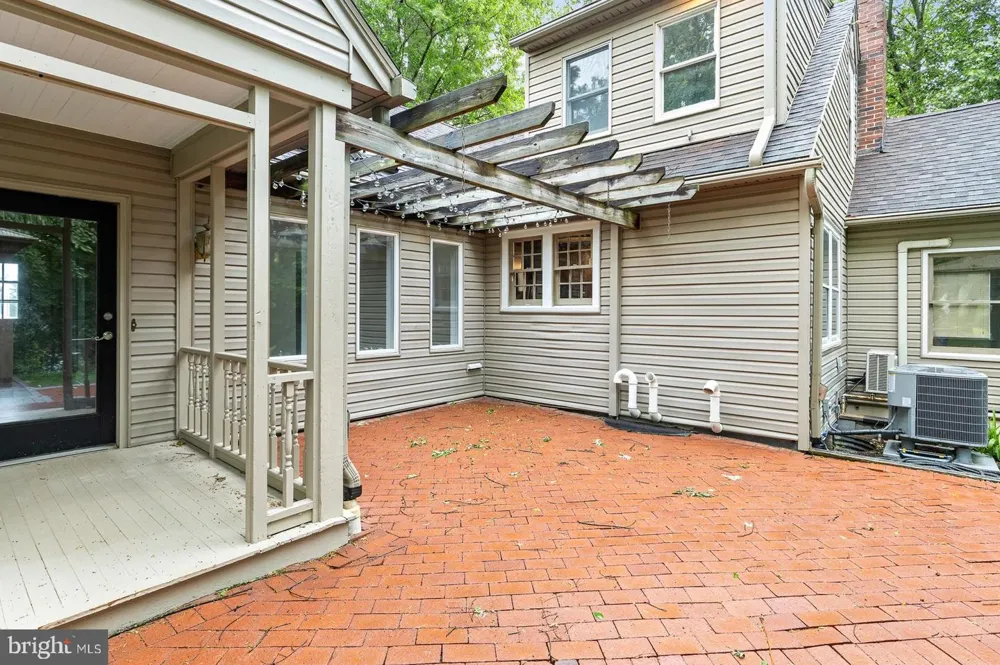 20 CLAYTON AVENUE Lancaster, PA 17602