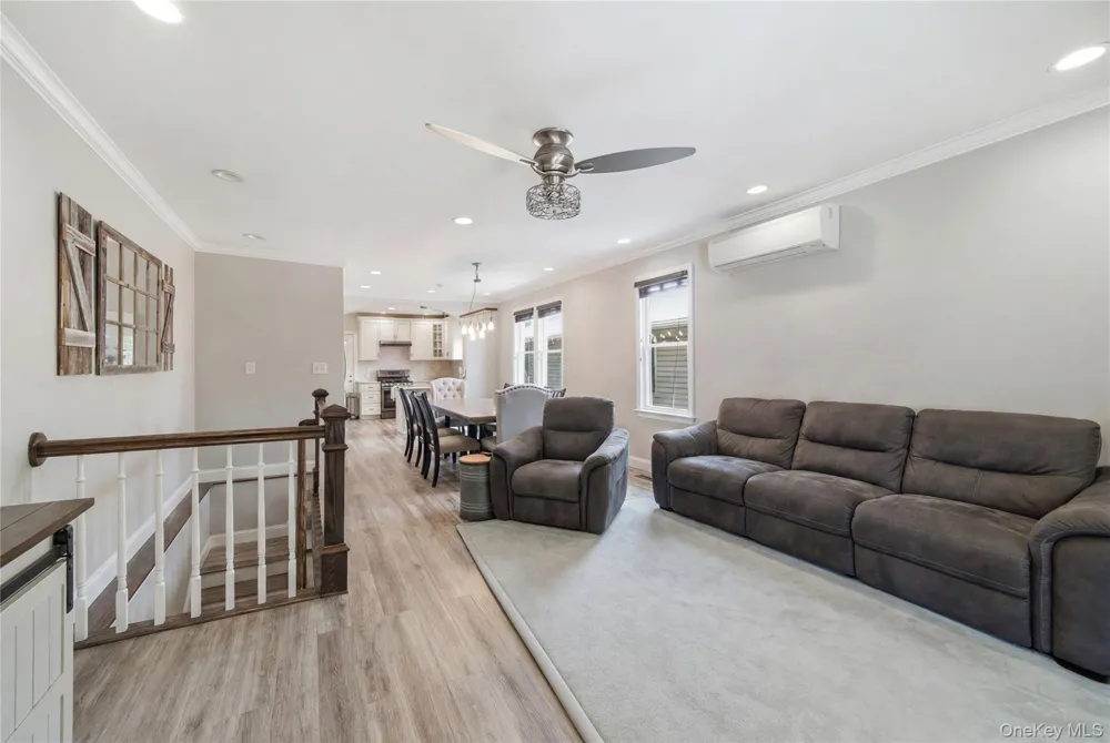 6424 Pleasantview Street Middle Village, NY 11379