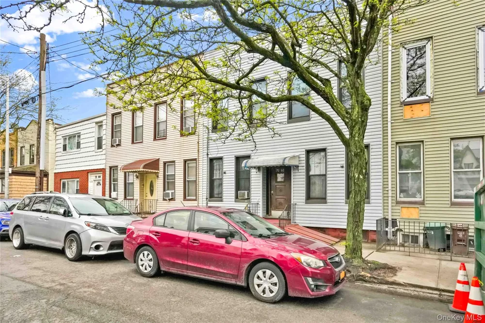 71-60 69th Place #1L Glendale, NY 11385