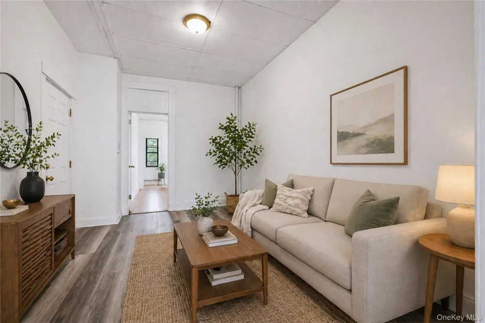 71-60 69th Place #1L Glendale, NY 11385