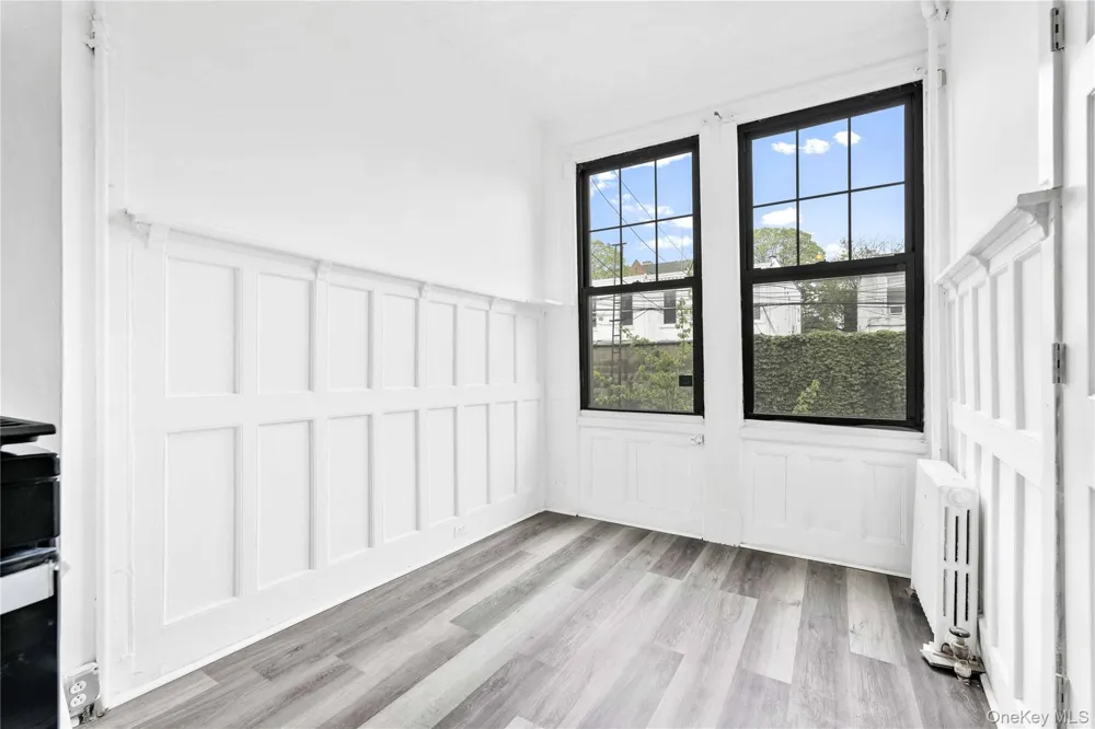 71-60 69th Place #1L Glendale, NY 11385